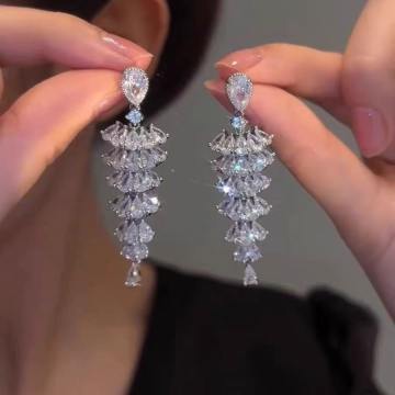 Pendientes Elegantes de Zirconia